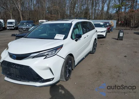 2022 Toyota Sienna Xse z USA, uszkodzony, nr VIN 5TDDRKEC0NS082631